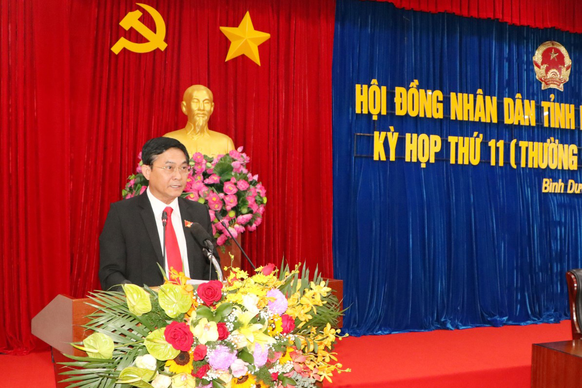 Đồng chí Nguyễn Văn Lộc, Chủ tịch HĐND tỉnh Bình Dương phát biểu khai mạc kỳ họp.